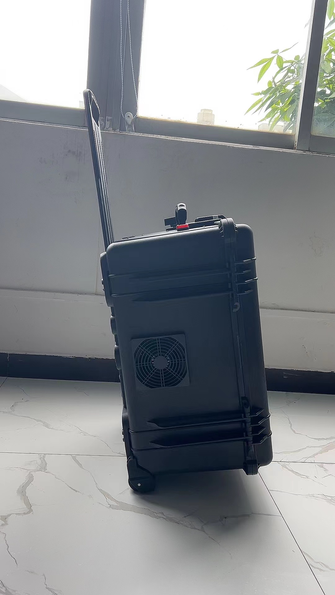 兰坪手拉箱型移动通信干扰器